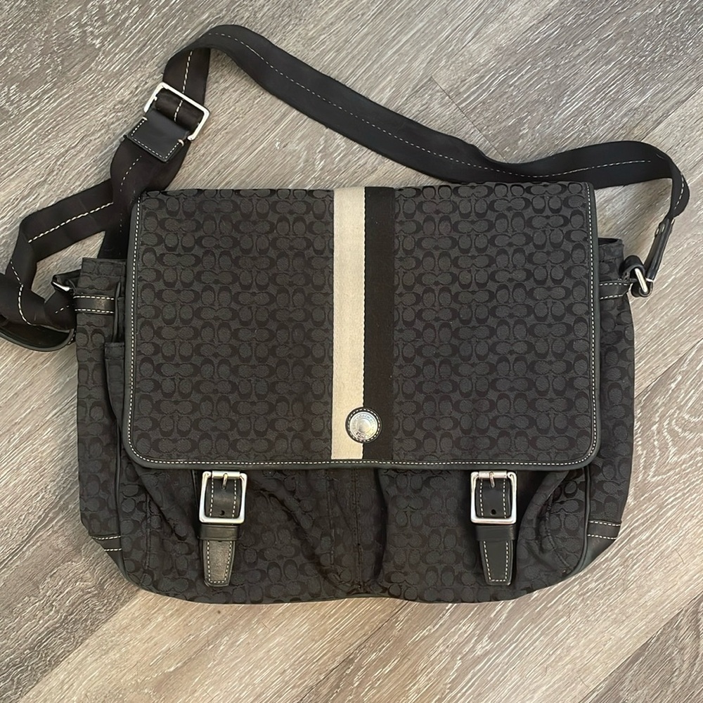 Coach Voyager Crossbody Messenger Bag Signature Jacquard Canvas and Leather